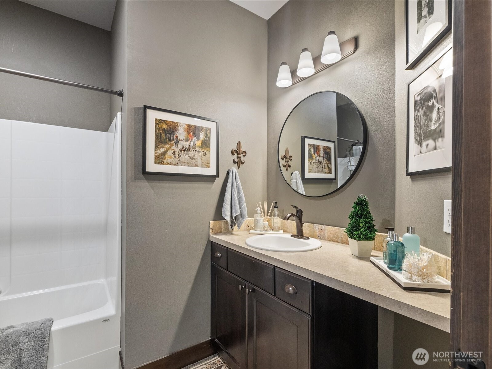 Full Bathroom main level