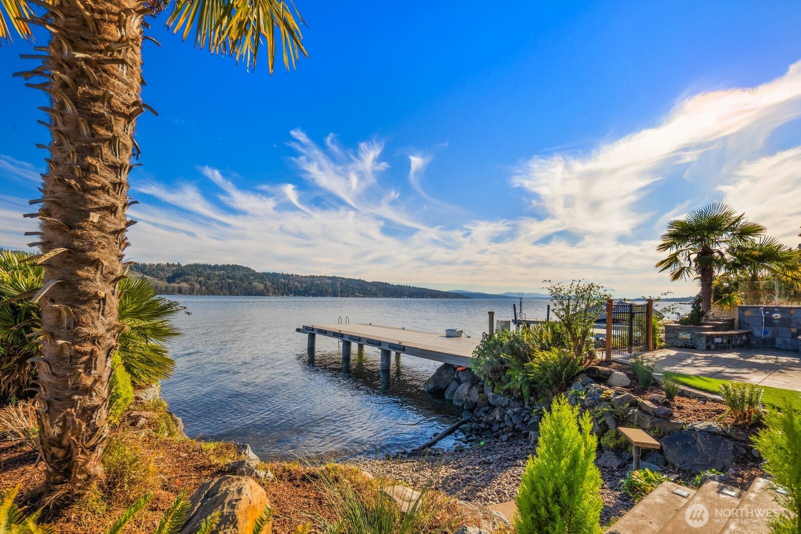 75' of Lake Washington waterfront