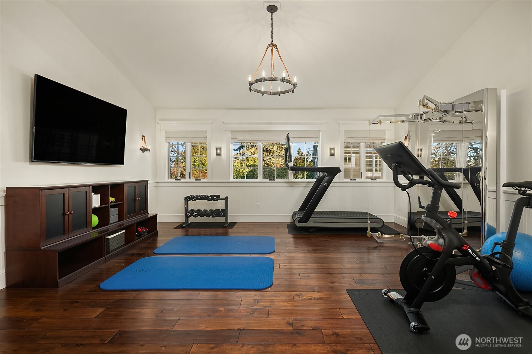 Upstairs fitness room could be a 3rd bedroom on the upper floor