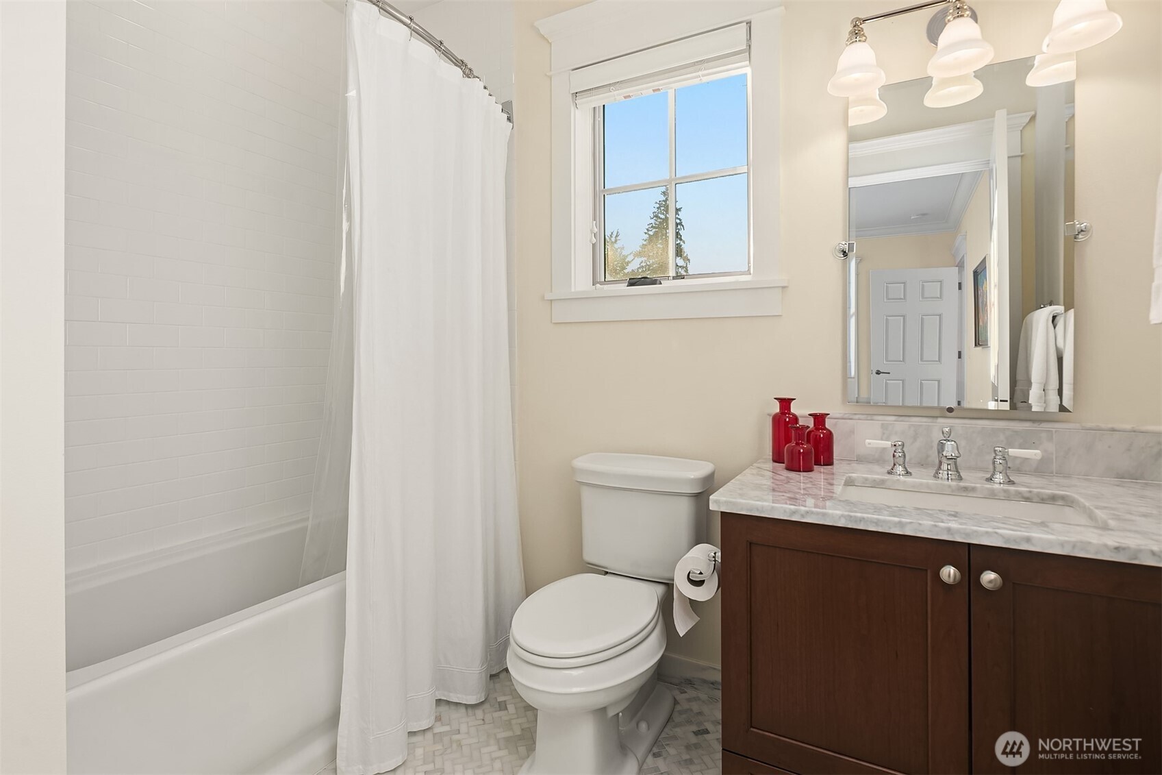 Full bath for bedroom #1