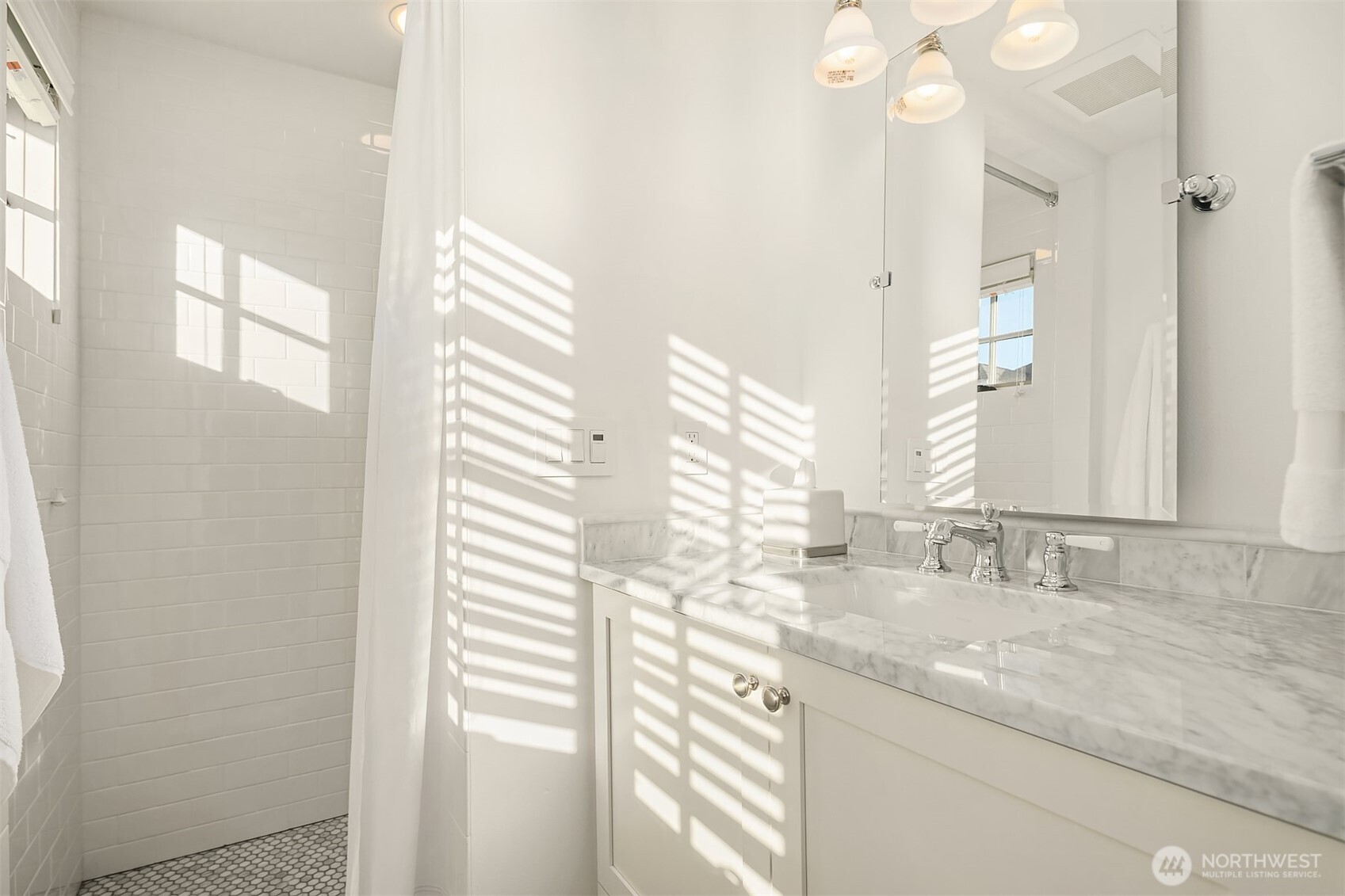 Three-quarter bath in the carriage house