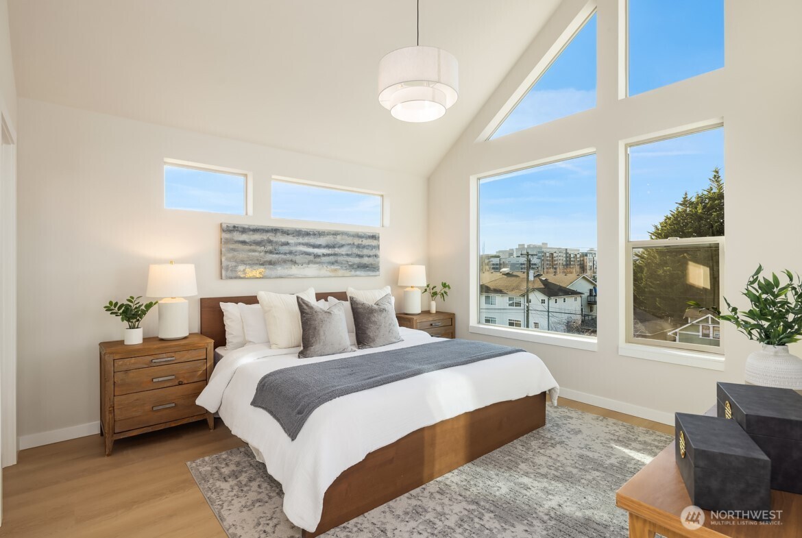 Photos are of a similar model and are for illustrative purposes only. Actual home, finishes, and features may vary.