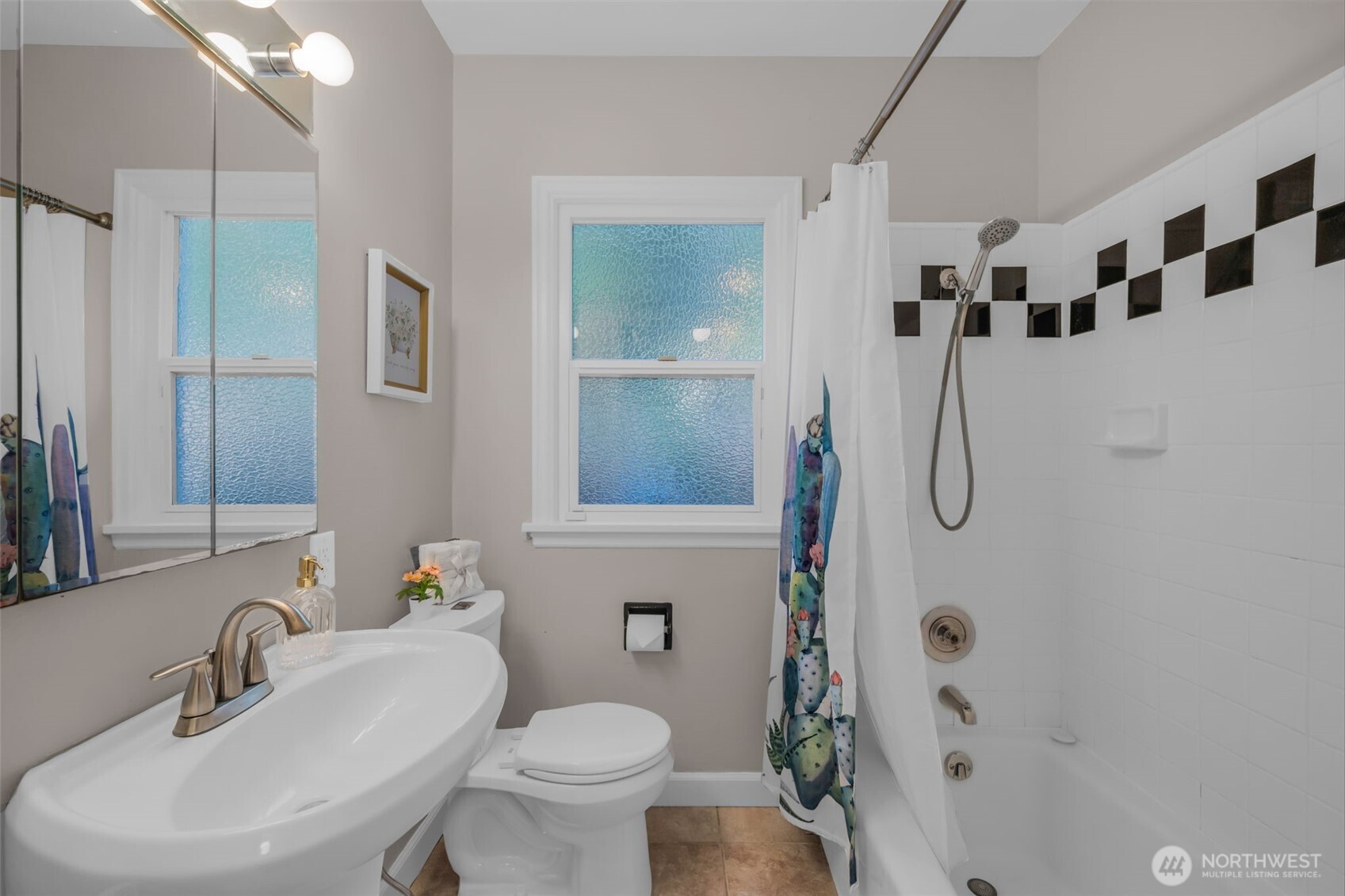 Full bath on the main