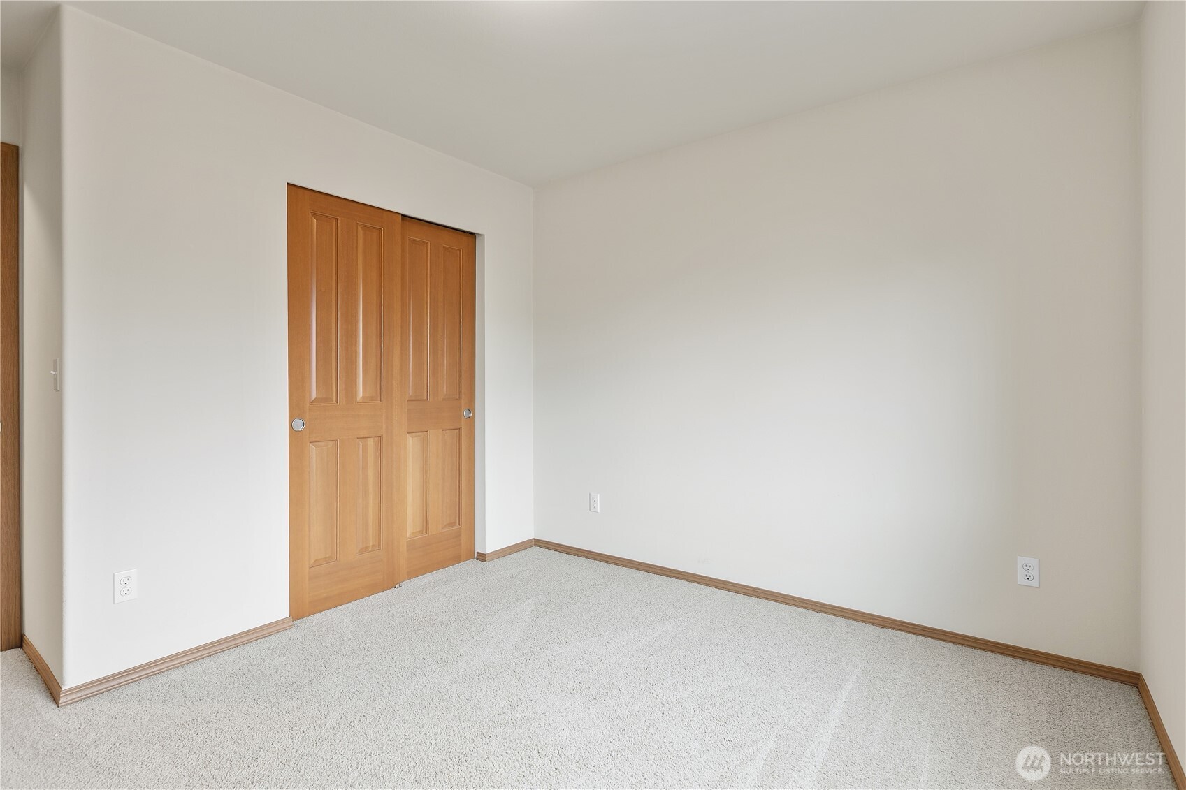 Guest bedroom with nice size closet!