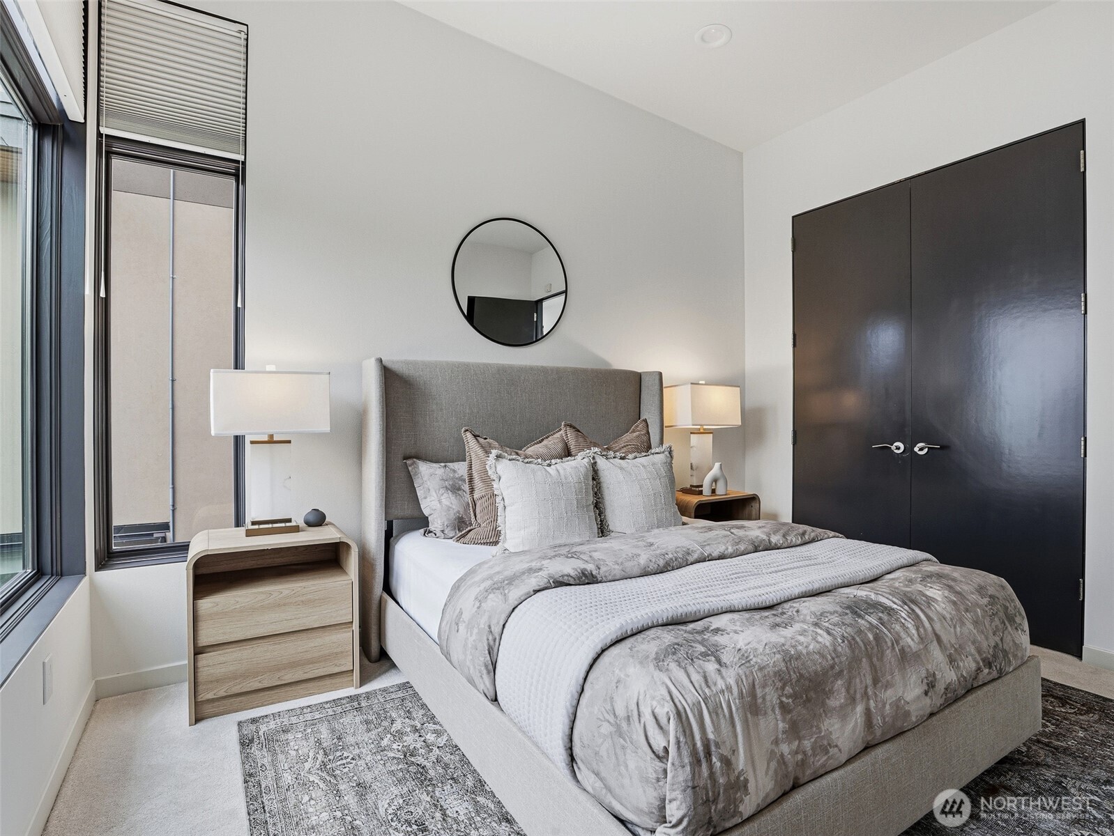 2nd Bedroom w/ en-suite bathroom