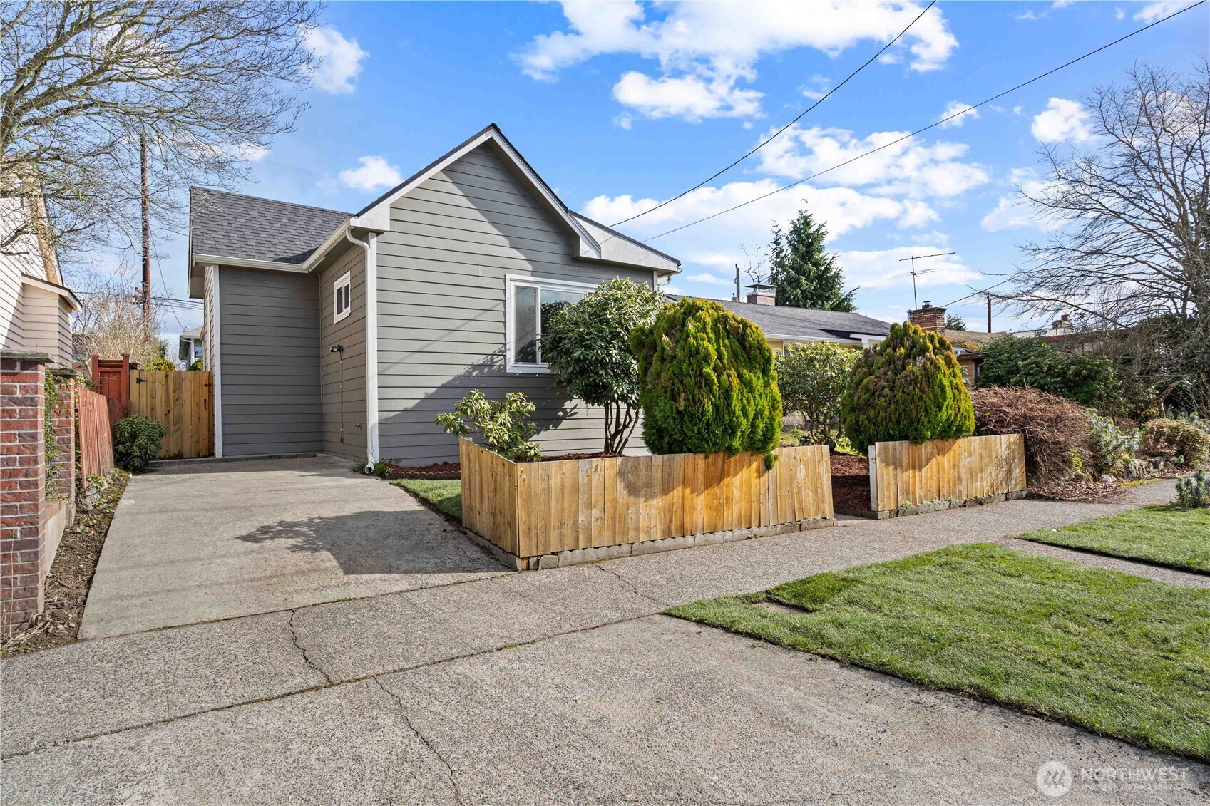 1-Car Driveway Parking in the front (rare for this neighborhood!!)
