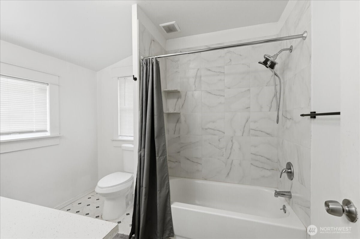 2nd Full Bath, such a convenience.