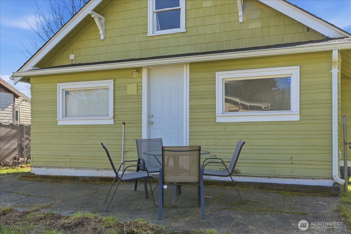 Well maintained home, Come and see and you will be pleasantly surprised.