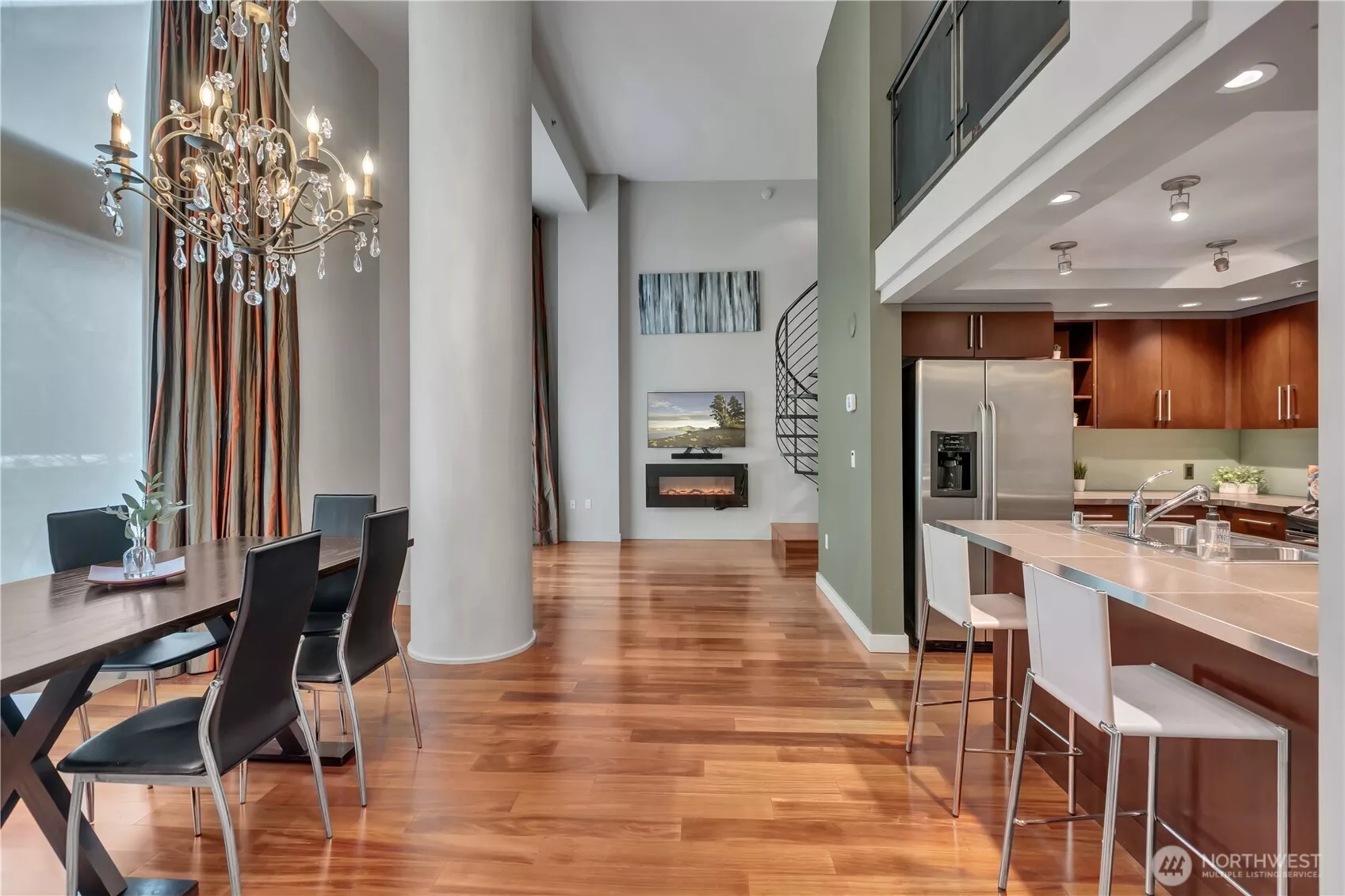 Dramatic greatroom with  high ceilings.