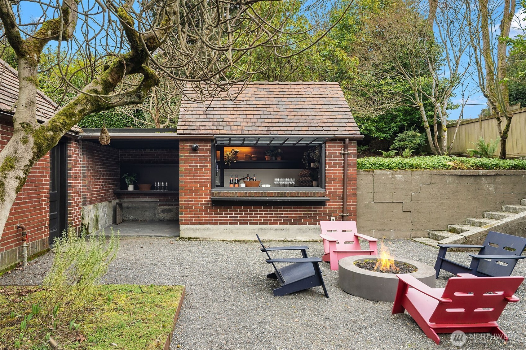 A potting shed reimagined as the perfect outdoor bar