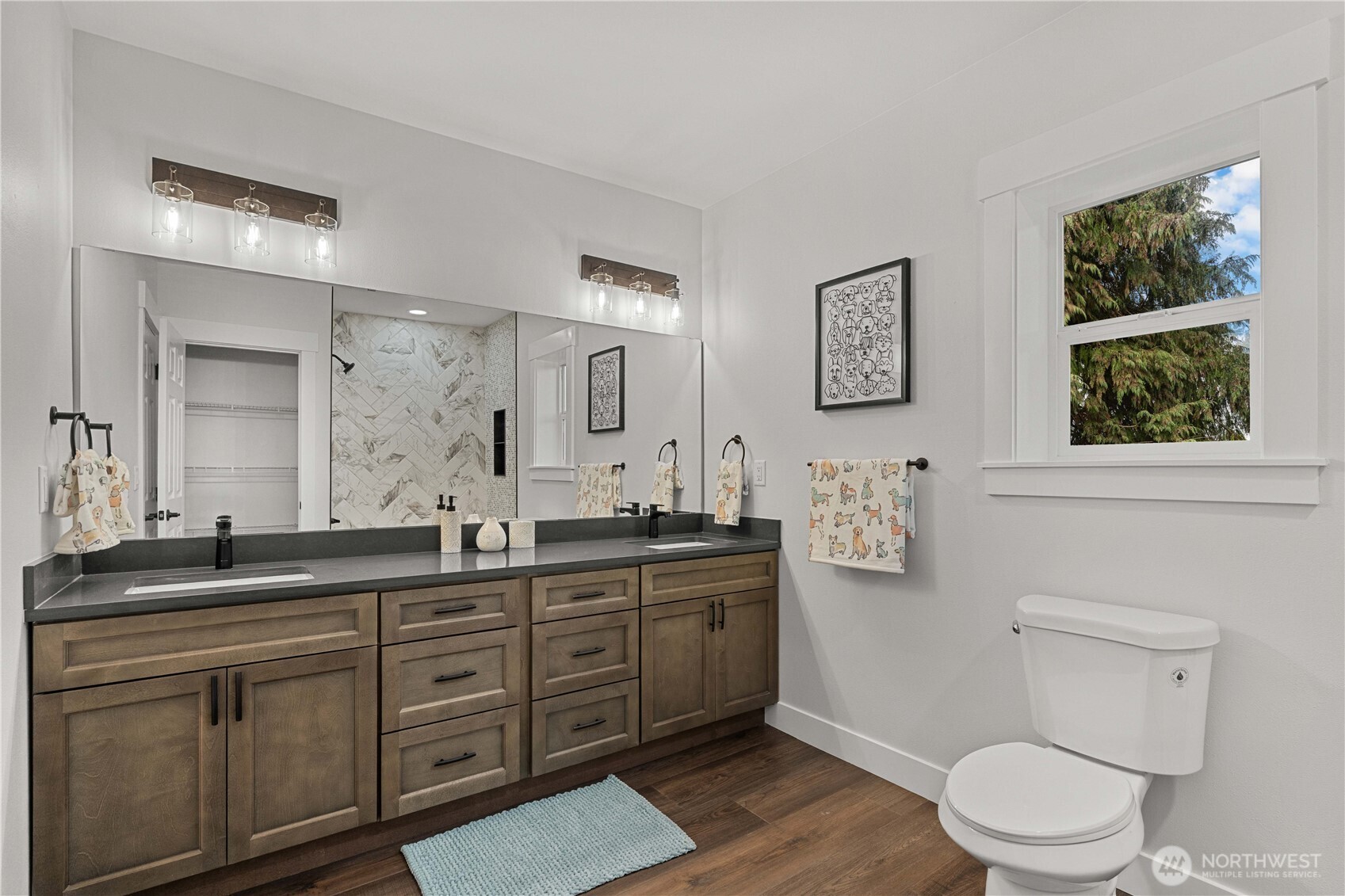 Main Hall Bath w/Dual Sink Vanity ensures everyone has their own space!