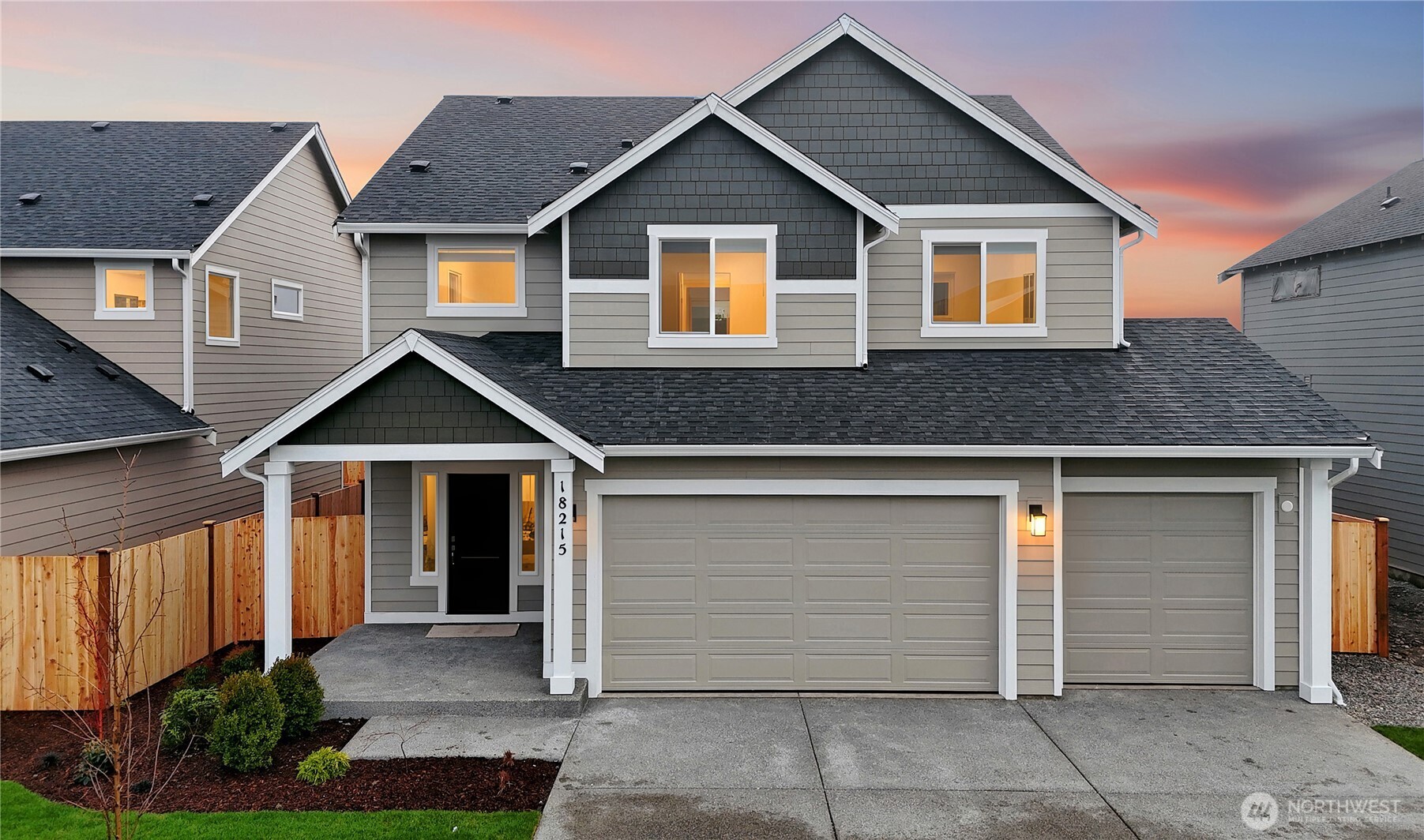 Photos of a previously built Rainier plan. SOme upgrades may appear that are no longer available.