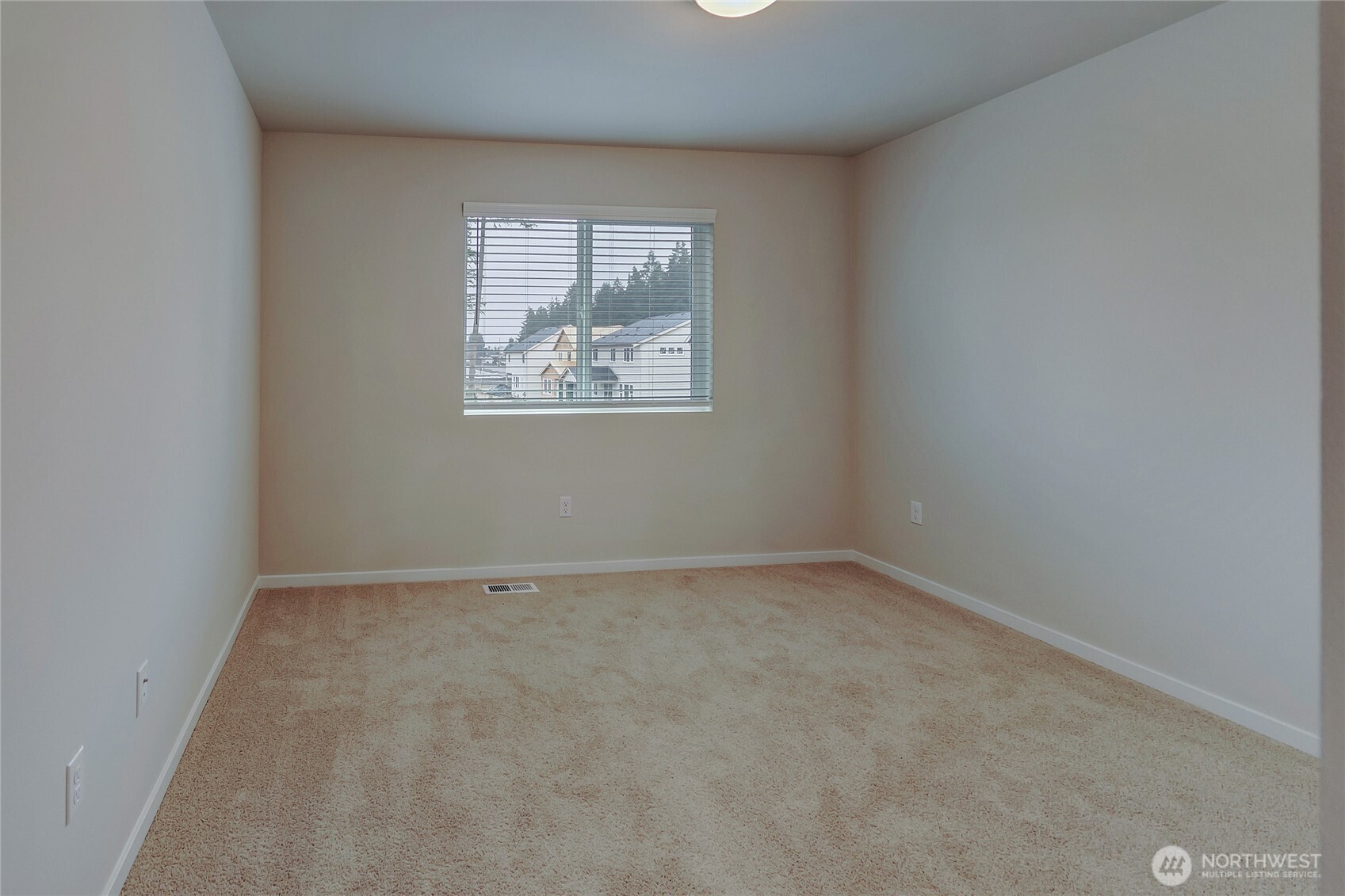 Photos of a previously built Rainier plan. SOme upgrades may appear that are no longer available.