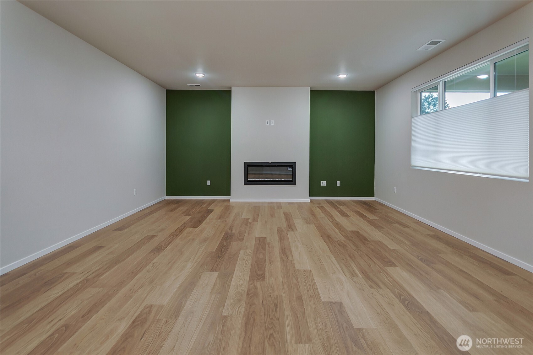 Photos of a previously built Rainier plan. SOme upgrades may appear that are no longer available.