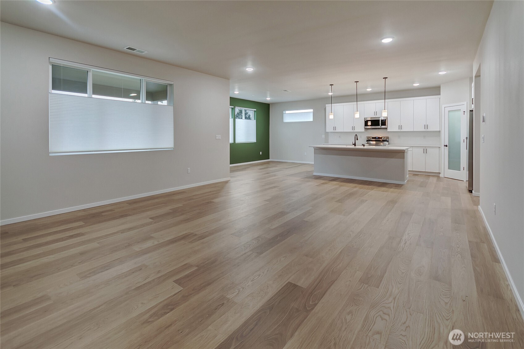 Photos of a previously built Rainier plan. SOme upgrades may appear that are no longer available.