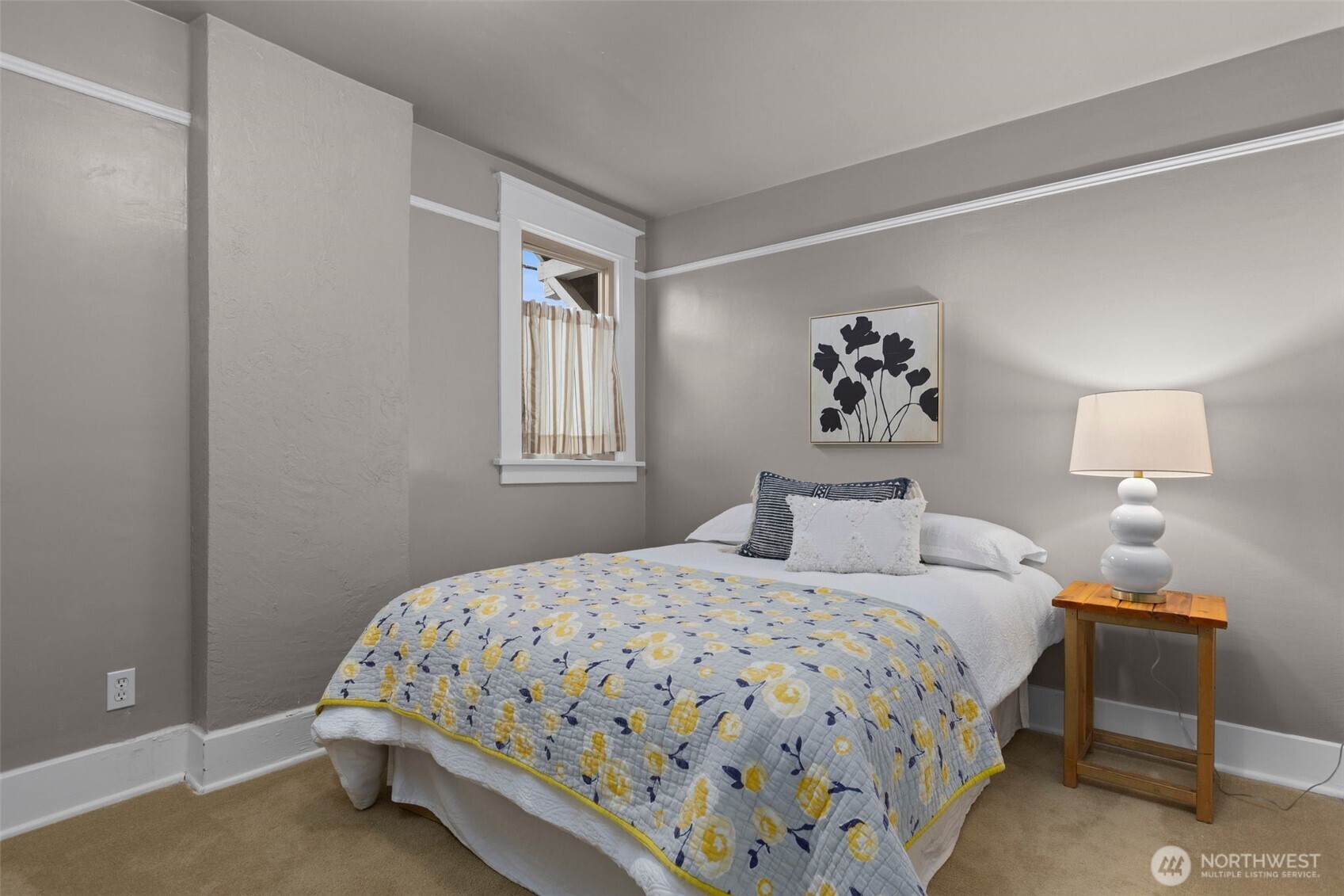 Each bedroom has the charming picture-rail to make decorating even easier.