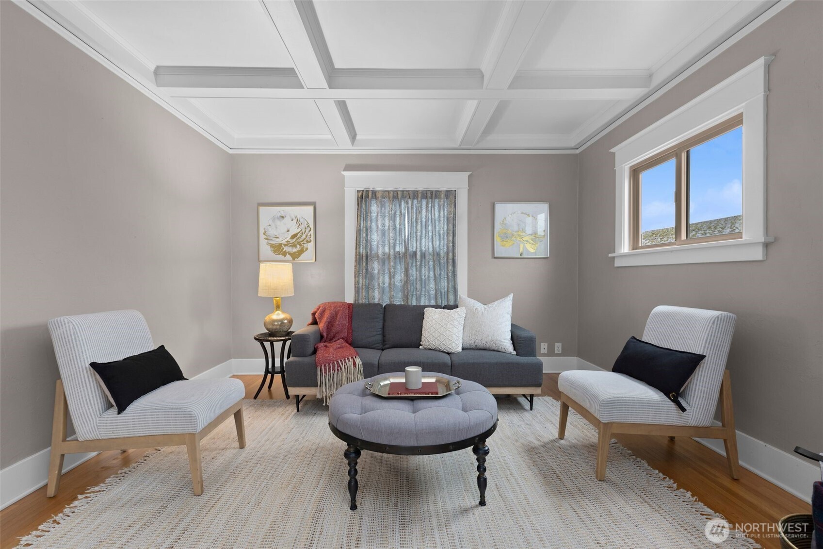 You really have space for almost two different living room set ups.