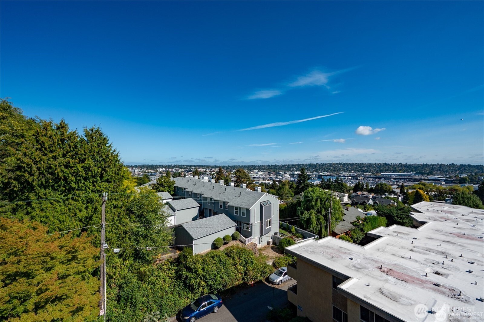 Vistas sweep from Mount Baker to the central Cascade mountains!!