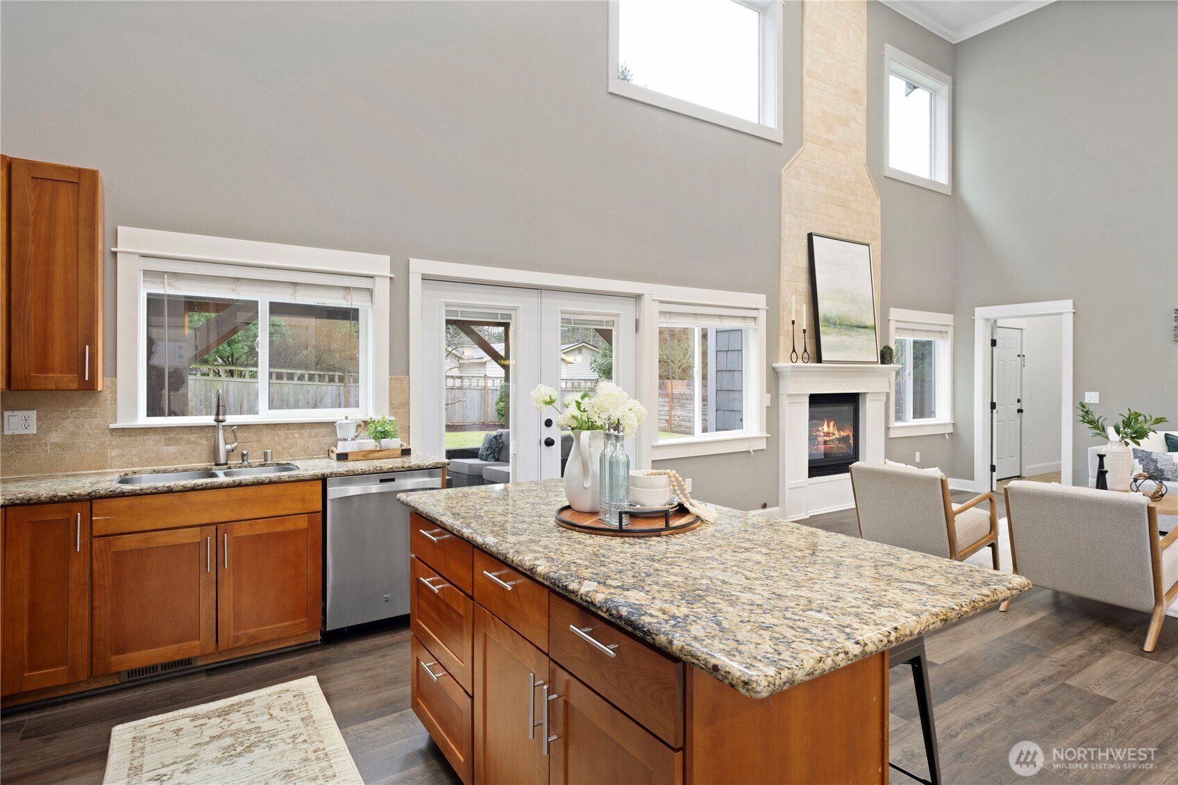 Lovely front door entry with 2-story ceiling.