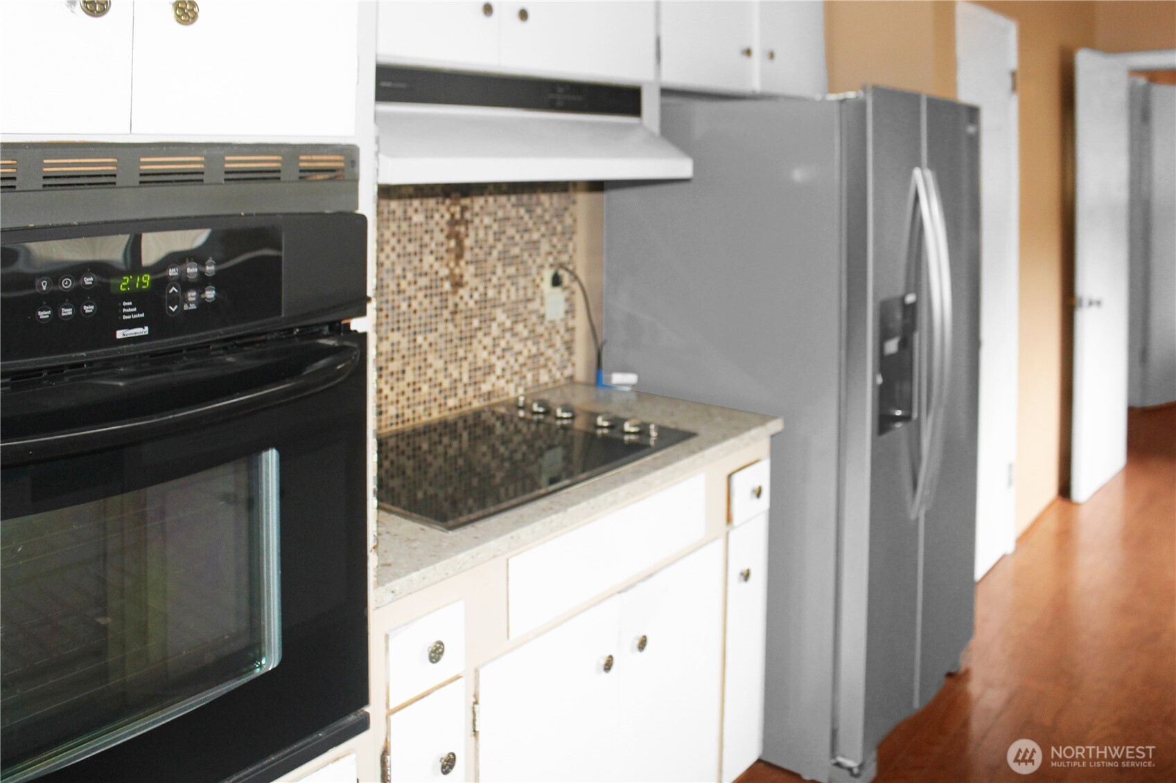 kitchen oven and range