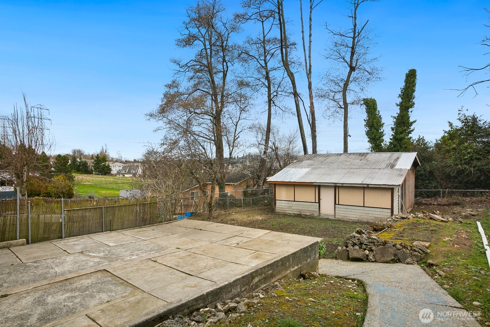 Large Detached shop/outbuilding