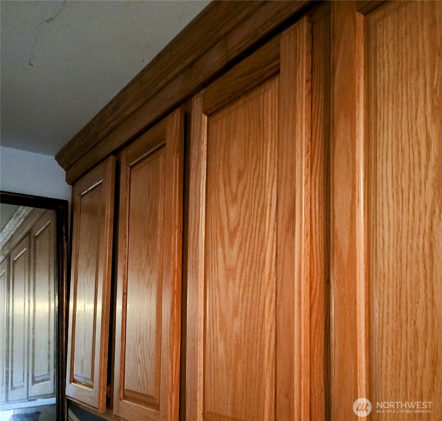 Kitchen Cabinets great storage!