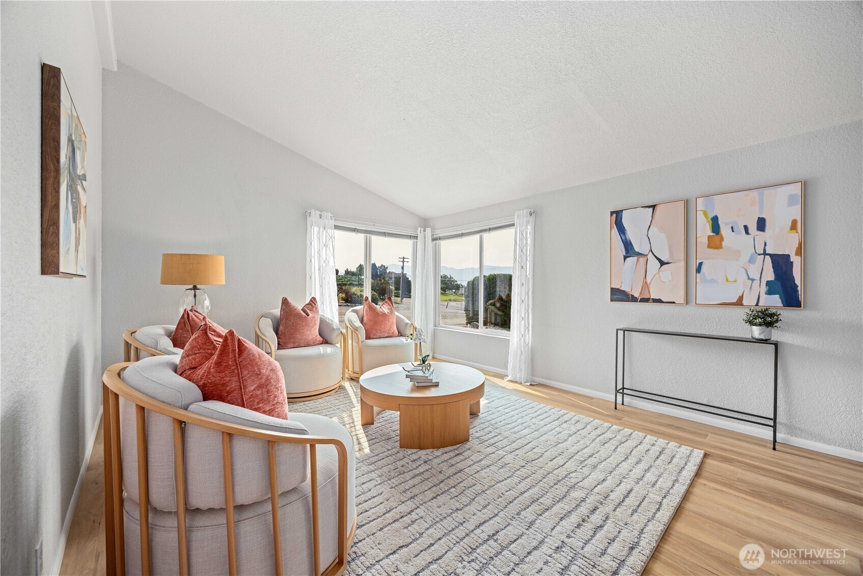 Family Room Vaulted ceilings throughout