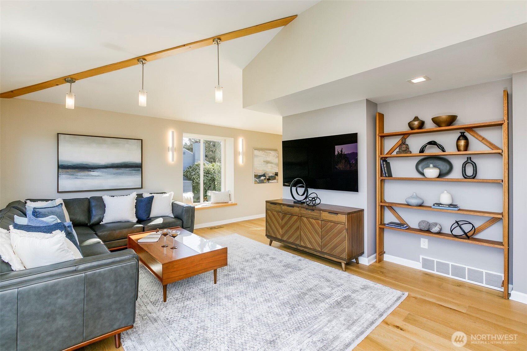 amily Room with Views