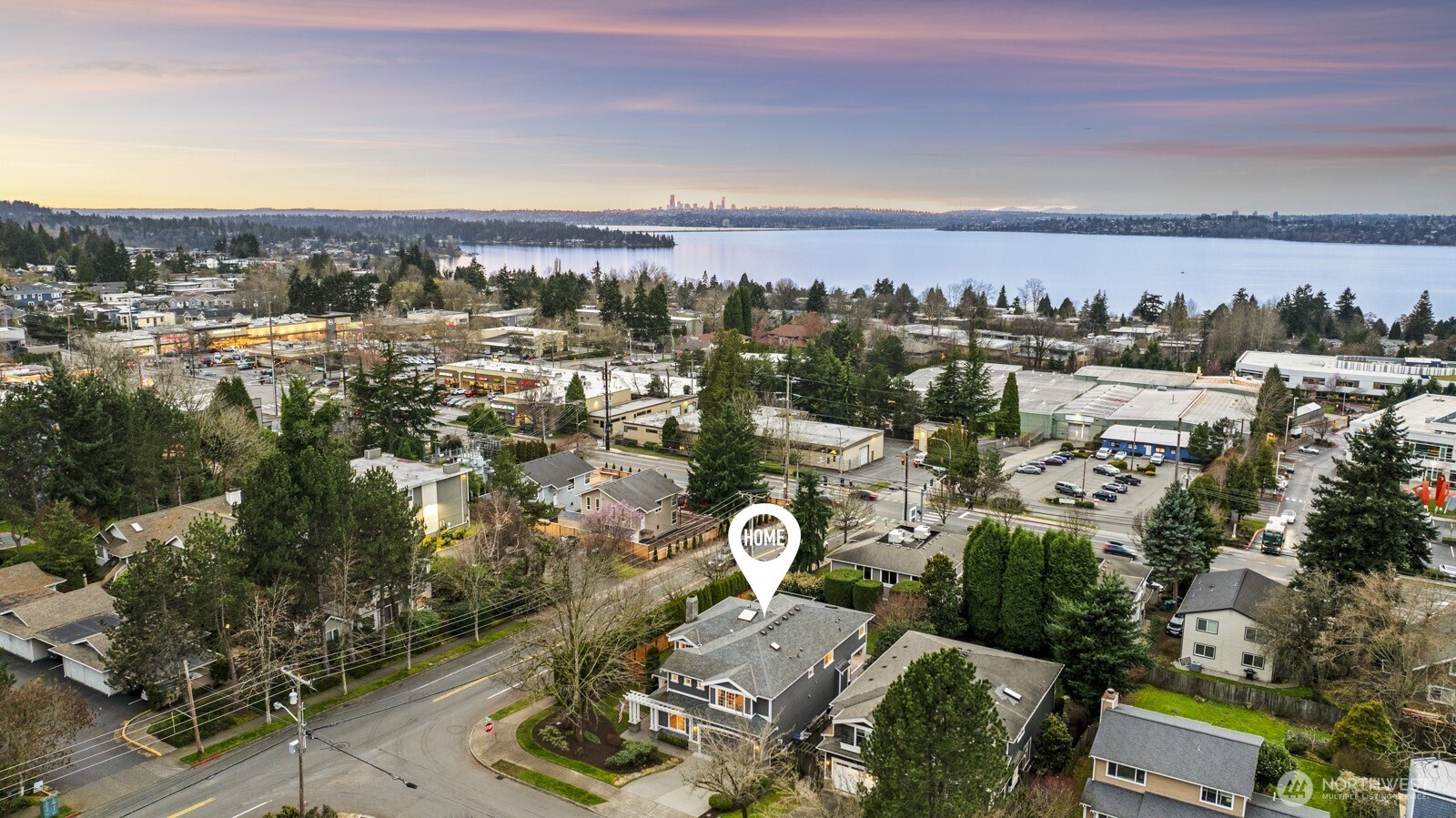 Everthing is within minutes - award-winning Lake WA schools, 5-star dining, beautiful parks and beaches, numerous grocery stores, walking trails, and more.