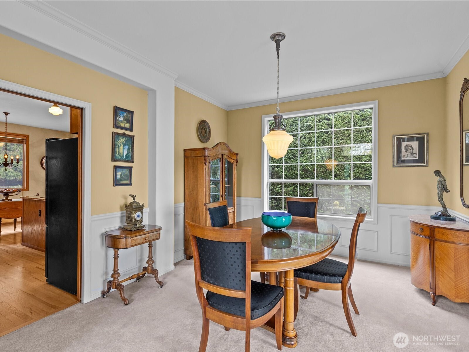 Dining room off the kitchen