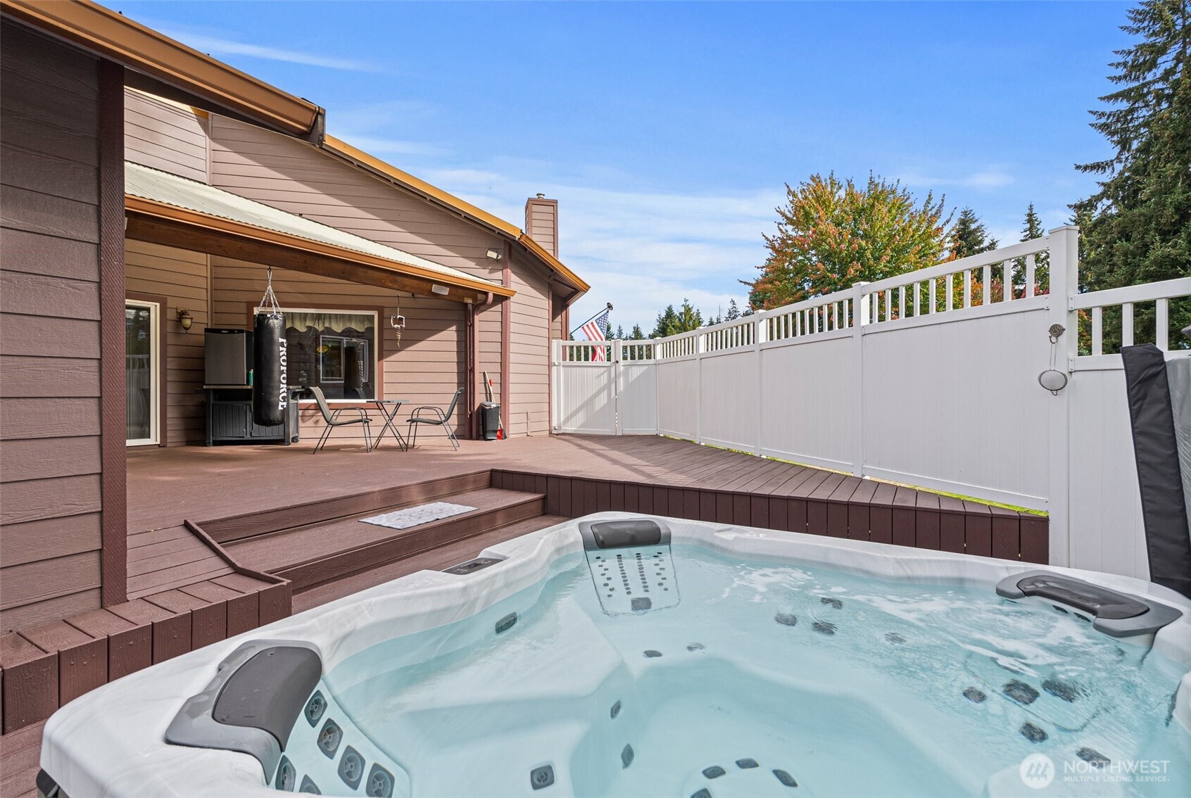 Slip into your private hot tub and soak in the beauty of clear daytime skies or the serenity of star-filled nights.