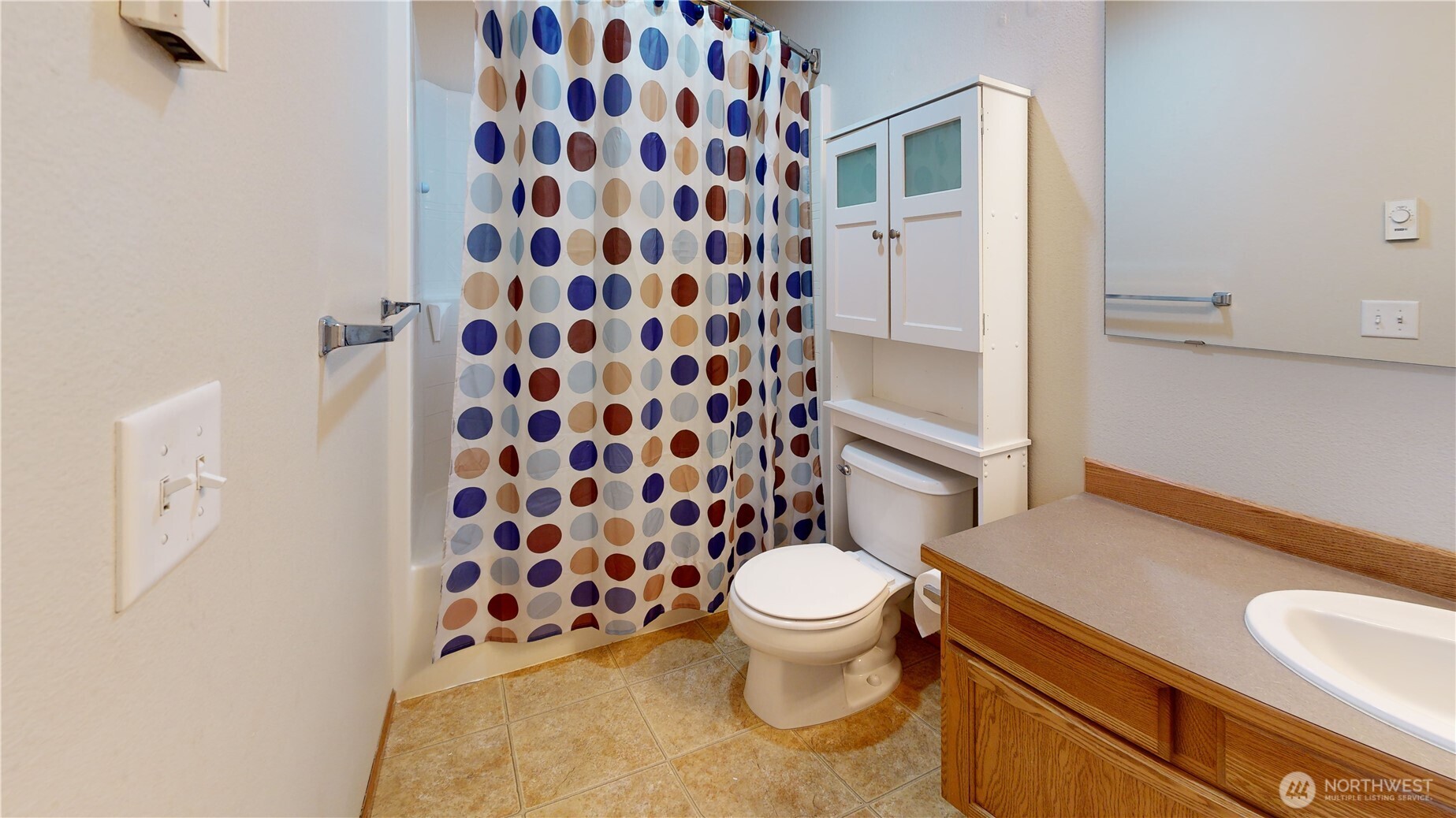 1st bedroom full bath