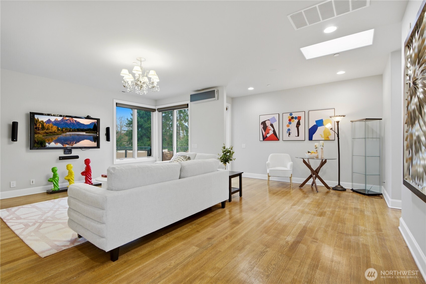 Flex space opens to the rooftop deck