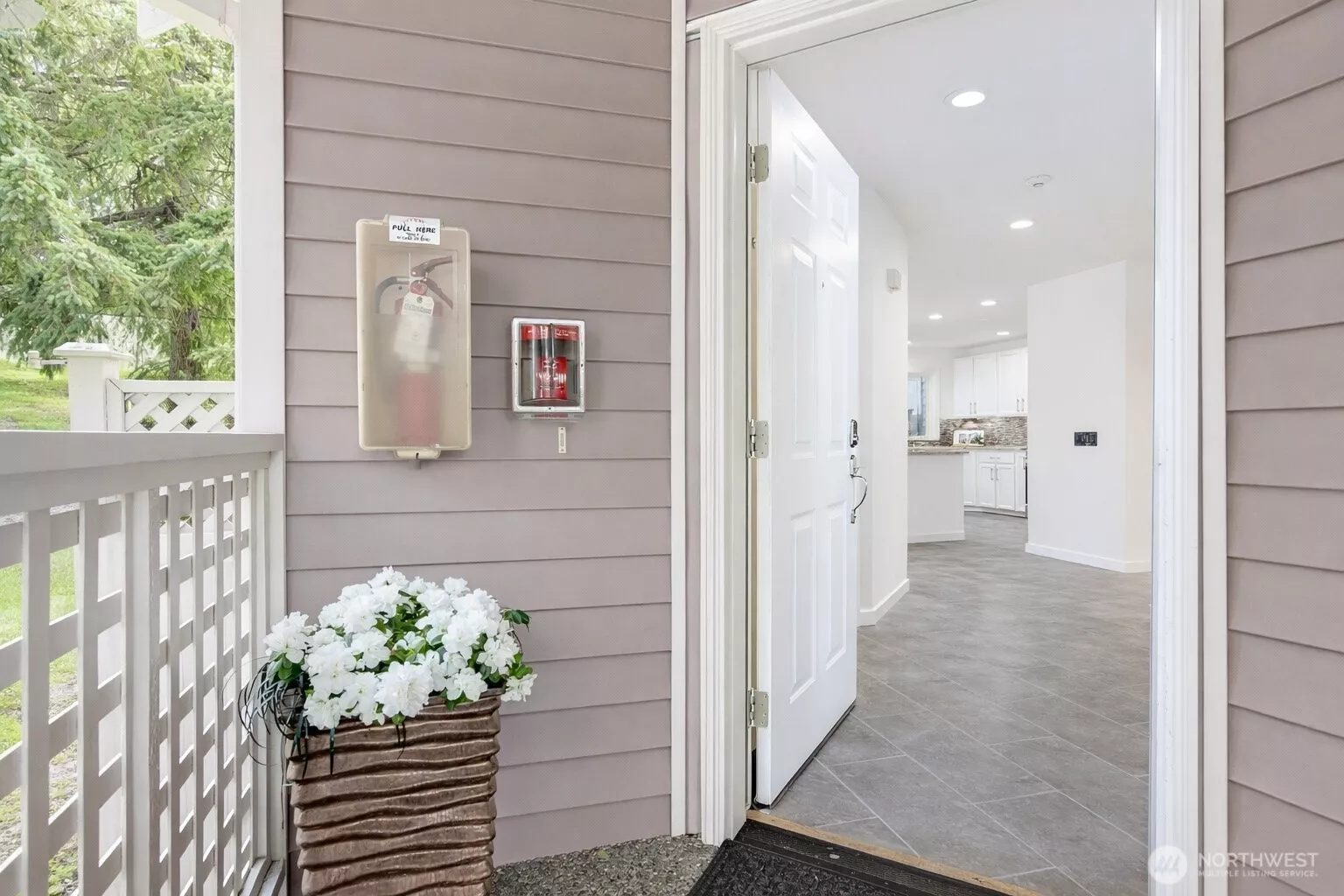 Welcome home to this beautiful and perfectly remodeled, move-in ready home at Walnut Hills! Come take a look….