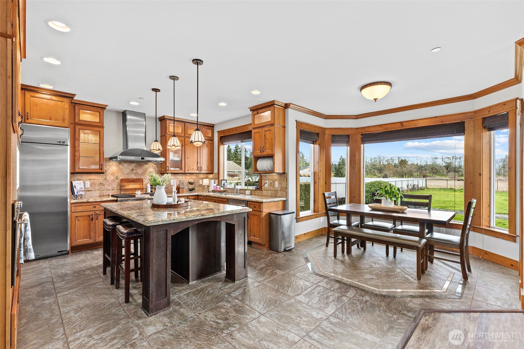 Kitchen/eating nook