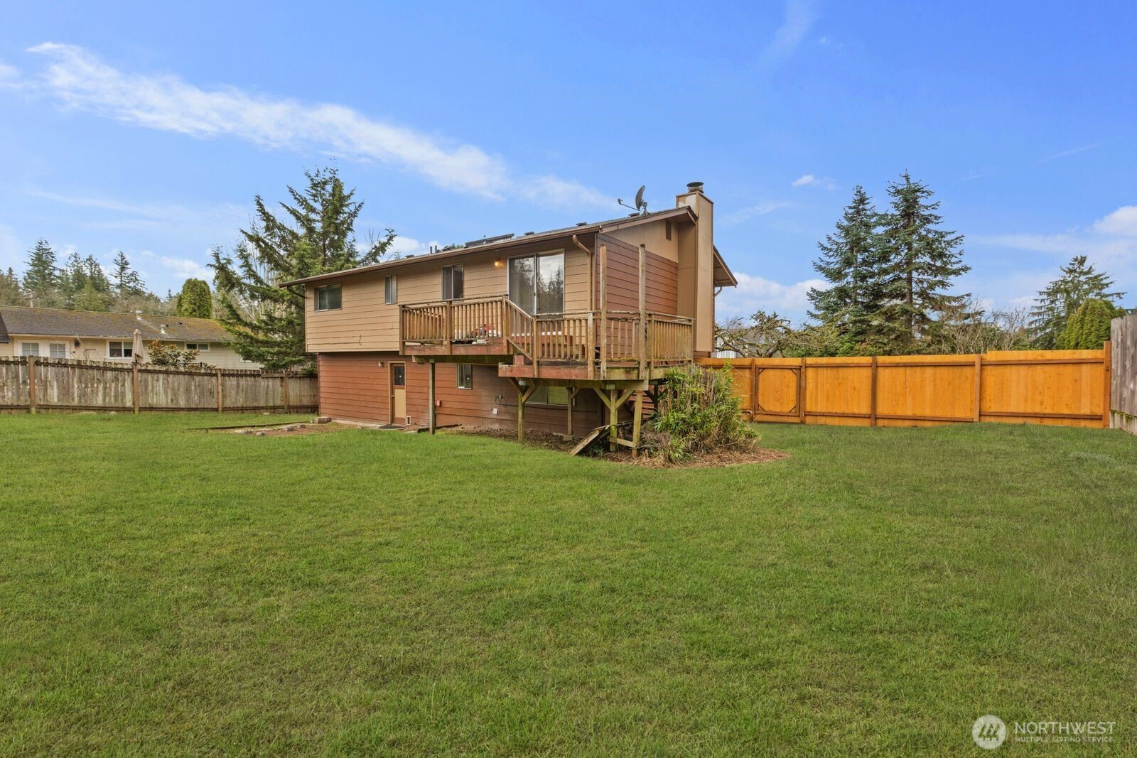 Garage (virtually staged empty)