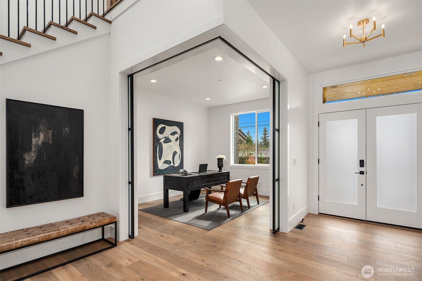 Private office/flex room