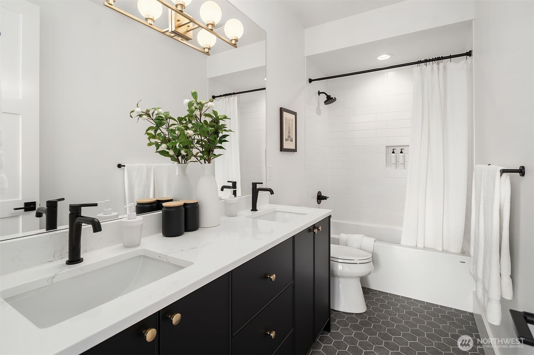 Upper level full bath