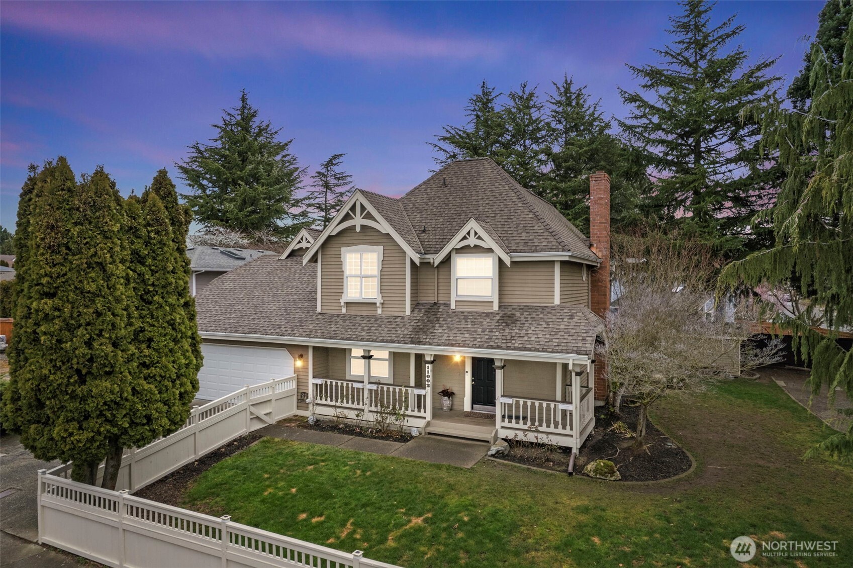 Welcome to this beautifully maintained corner-lot home on Kent’s sought-after East Hill, offering space, privacy, and everyday convenience.