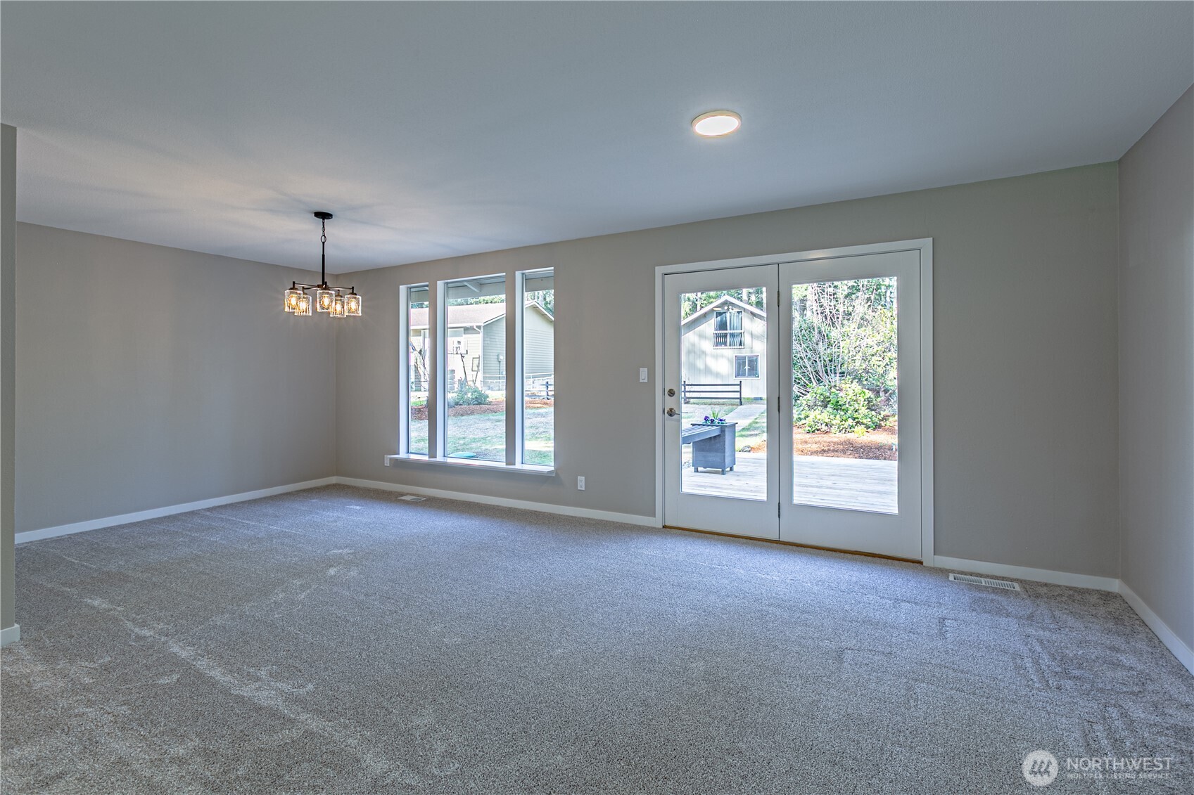 Formal dining with sitting room
