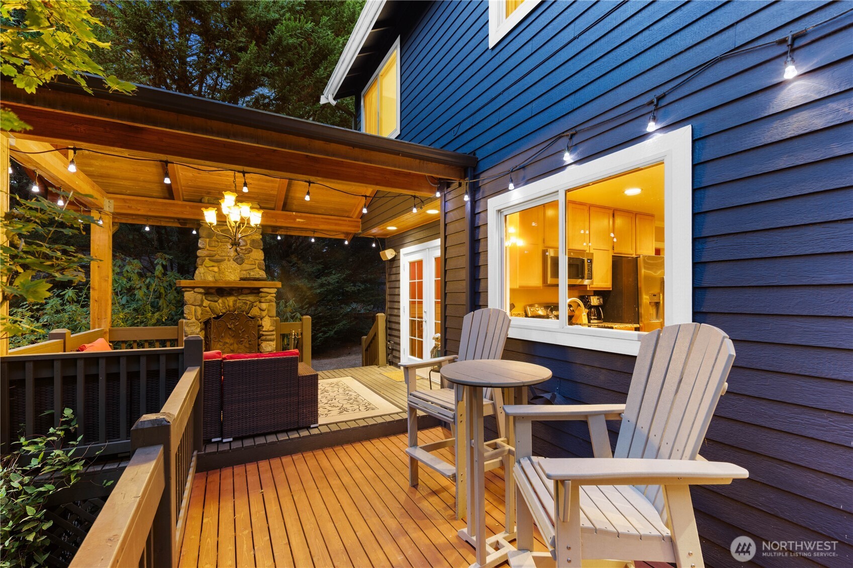 Unwind in the premium, built-in spa featuring integrated LED lighting and a privacy cover.