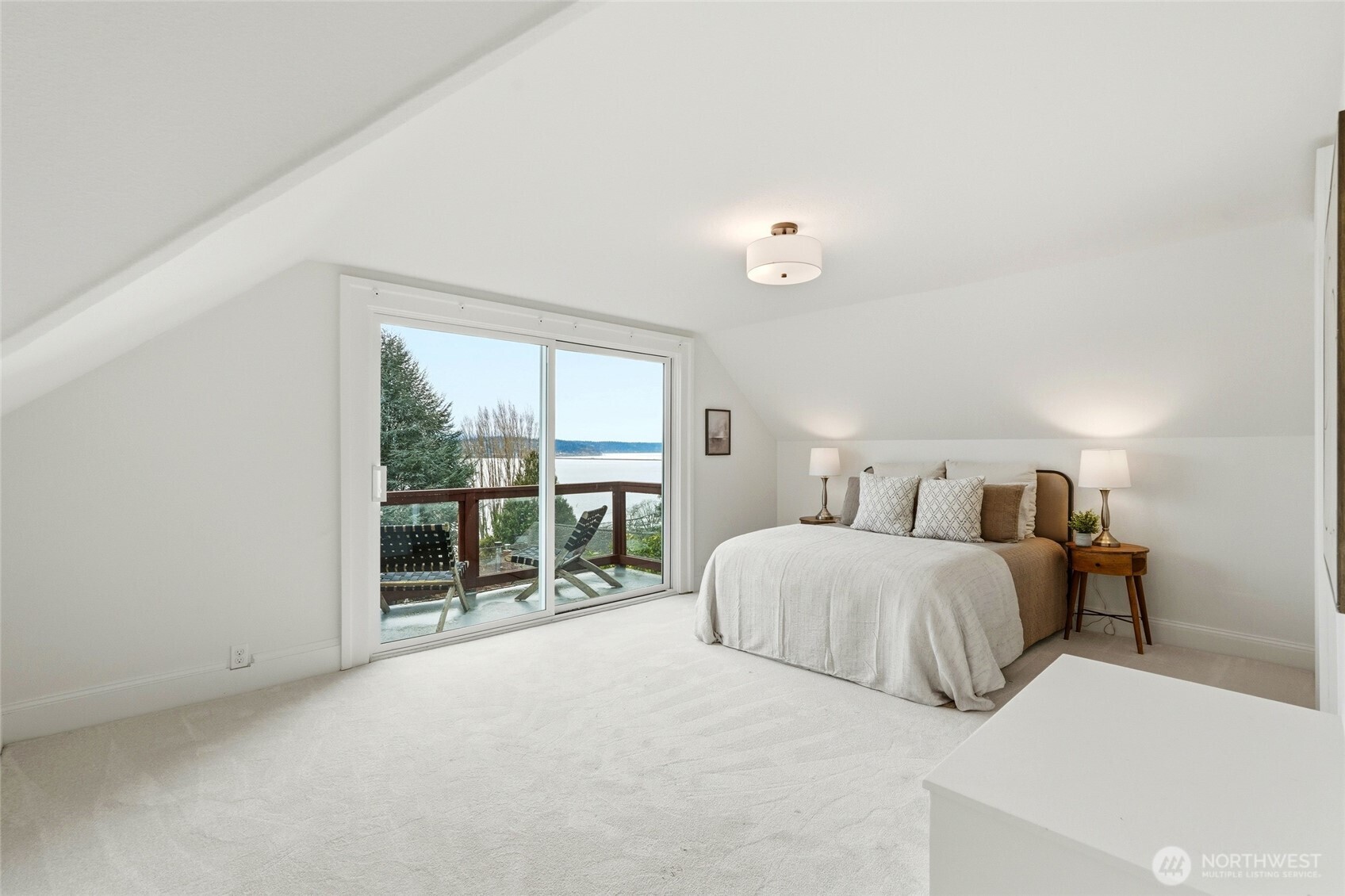 primary with it's own balcony