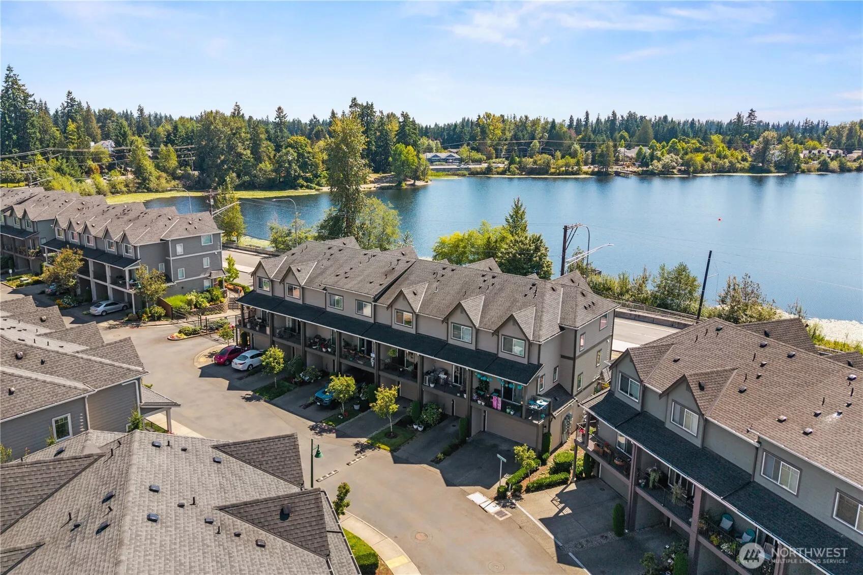 Welcome to the Townhomes at Silverlake!