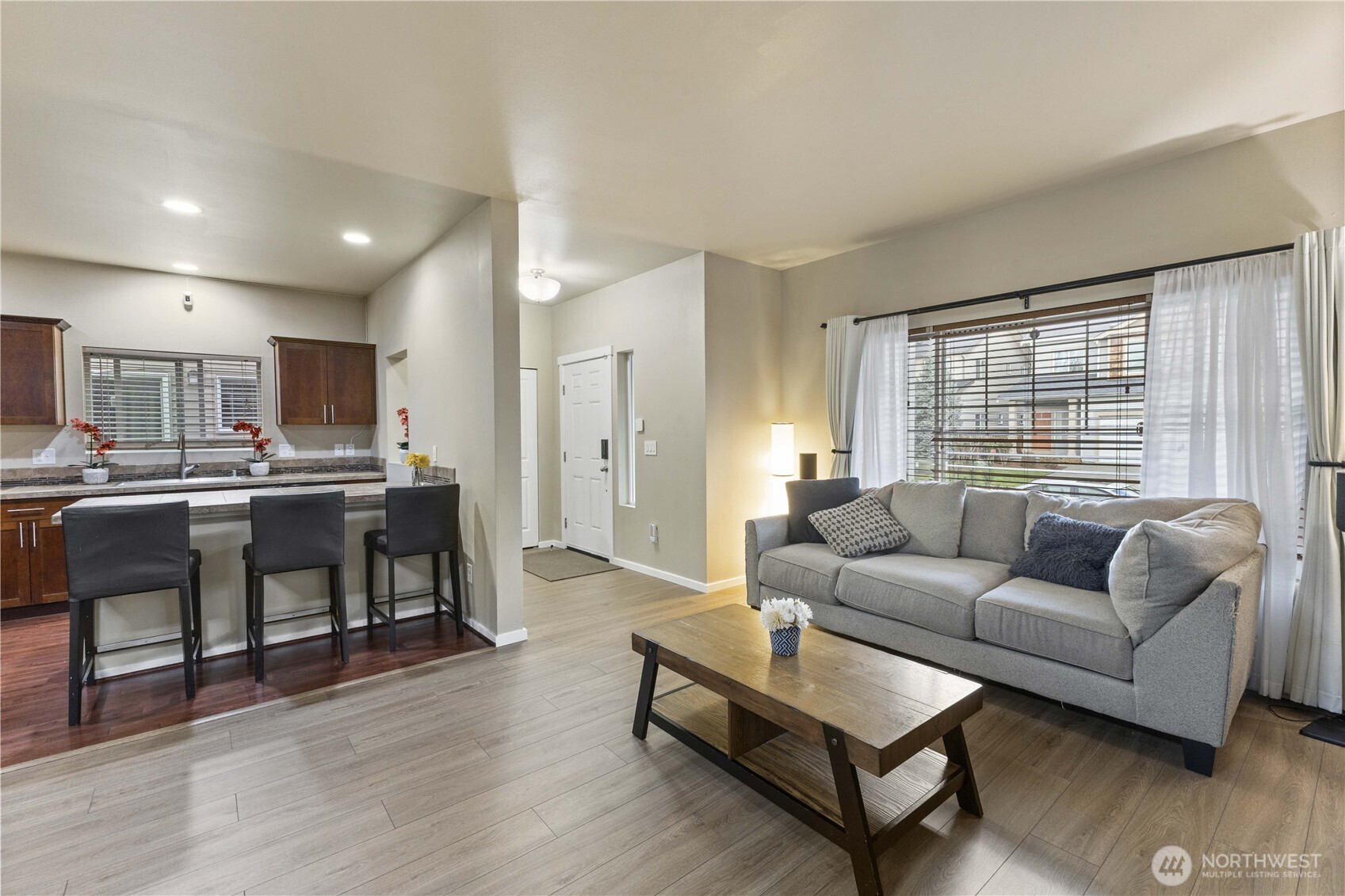 Living - Open concept kitchen