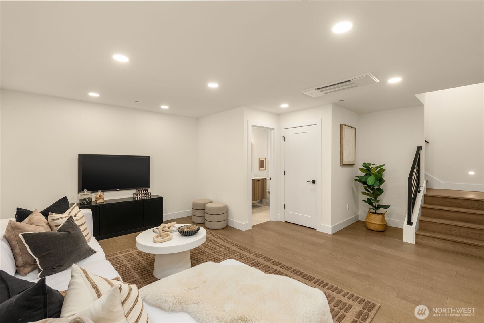 Main level 3/4 bath.