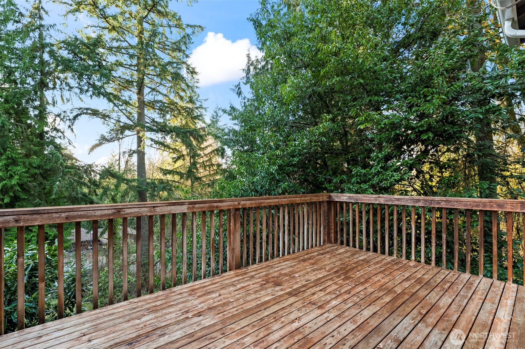 Ample outdoor space for entertaining!