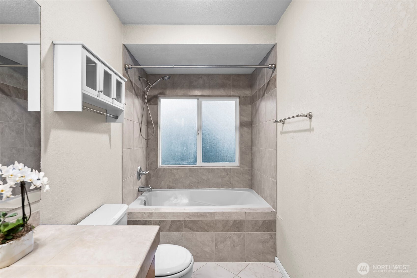 Bathroom in the primary suite.