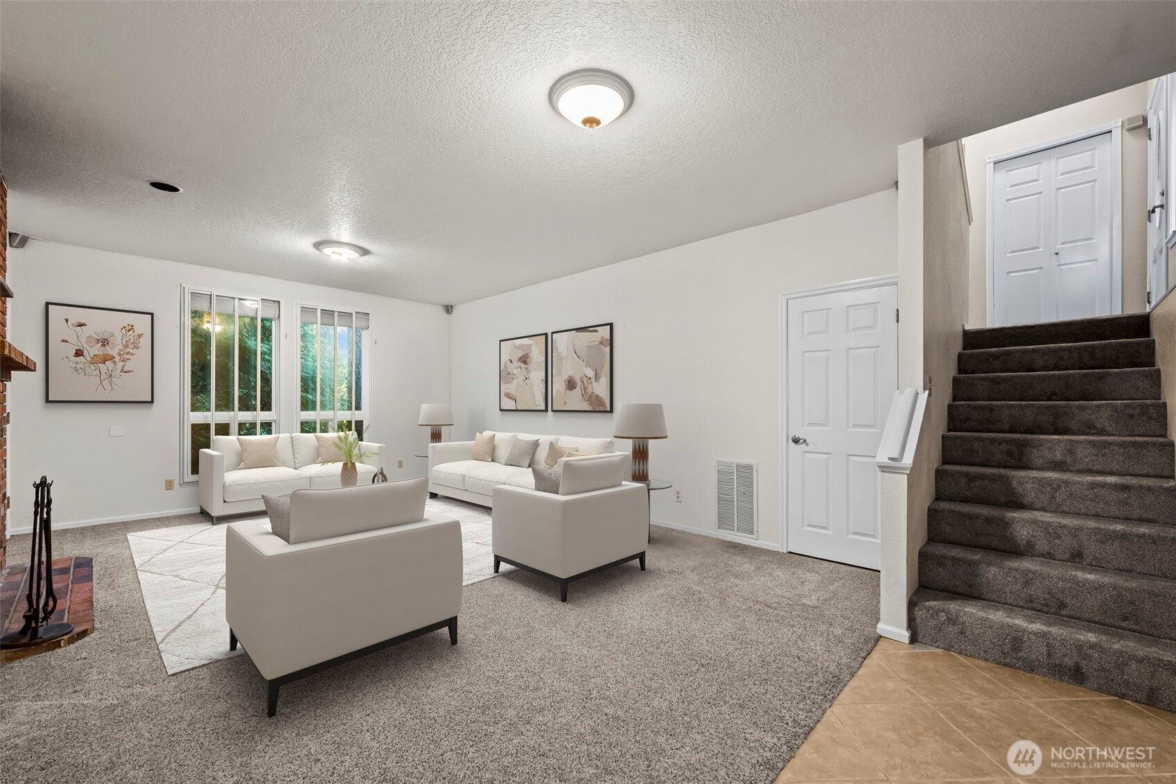 Large bonus room with additional storage space