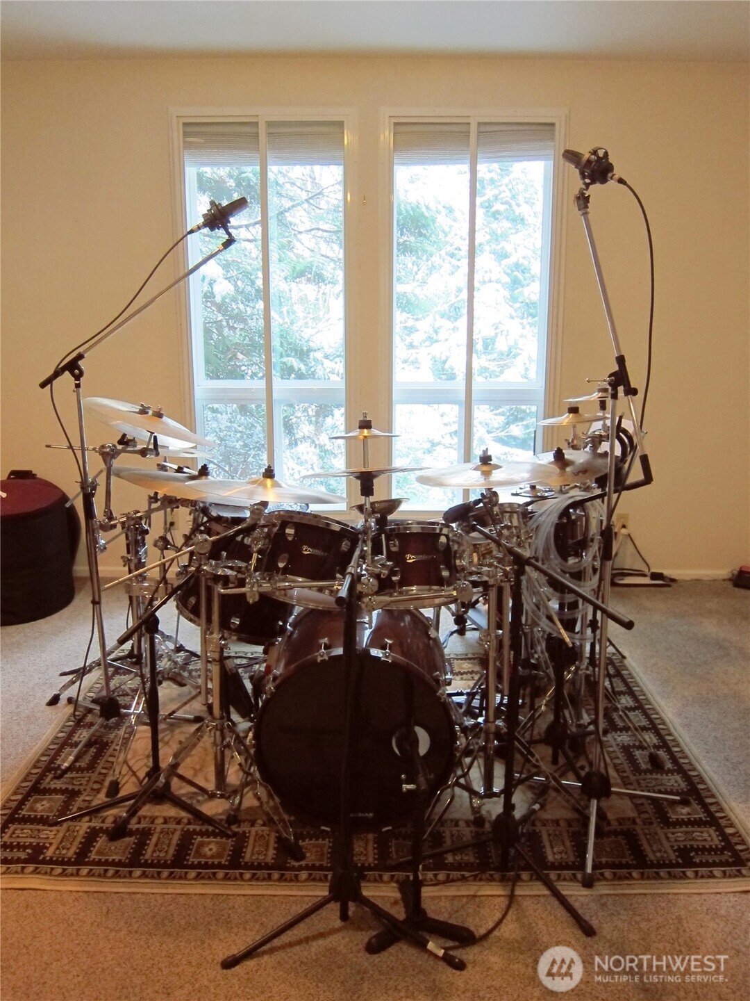 This large area makes a good playroom, office, home gym, or media room.