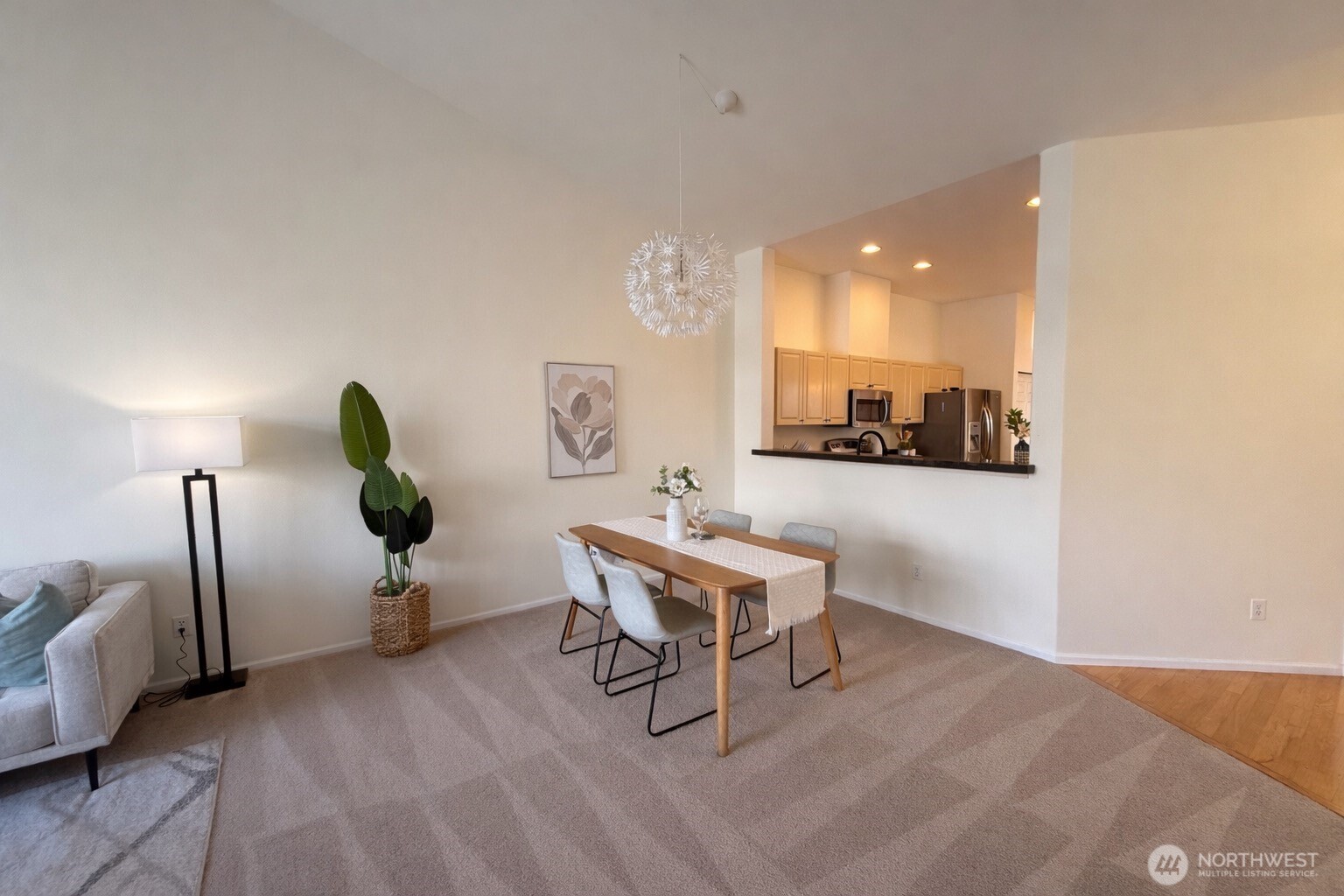 Large vaulted dinning space